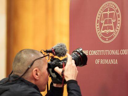 Jurnalist față cu CCR. Foto: Octav Ganea / Inquam Photos