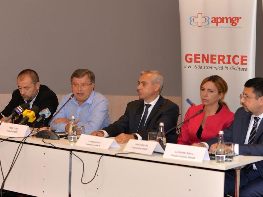 De la stânga la dreapta: Iulian Petre (reprezentant al pacienților), Vasile Barbu (președintele Asociației pentru Protecția Pacienților), Adrian Grecu (președintele APMGR), Victoria Preduna (vicepreședinte APMGR), Laurențiu Mihai (director APMGR). Foto: Iulia Marin