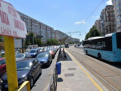 Cum îl scoți pe român din mașină?