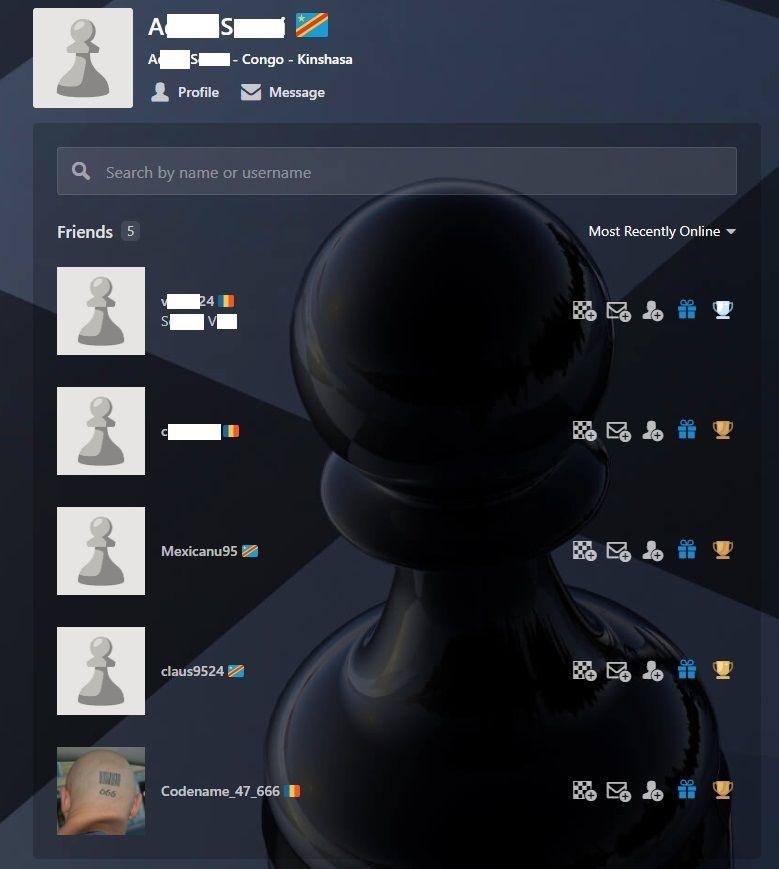 Pe platforma de șah pe care-l găsim, luptătorul/șahistul cu rezidență în Congo mai are 2 prieteni cu rezidență congoleză. Captură de ecran via chess.com