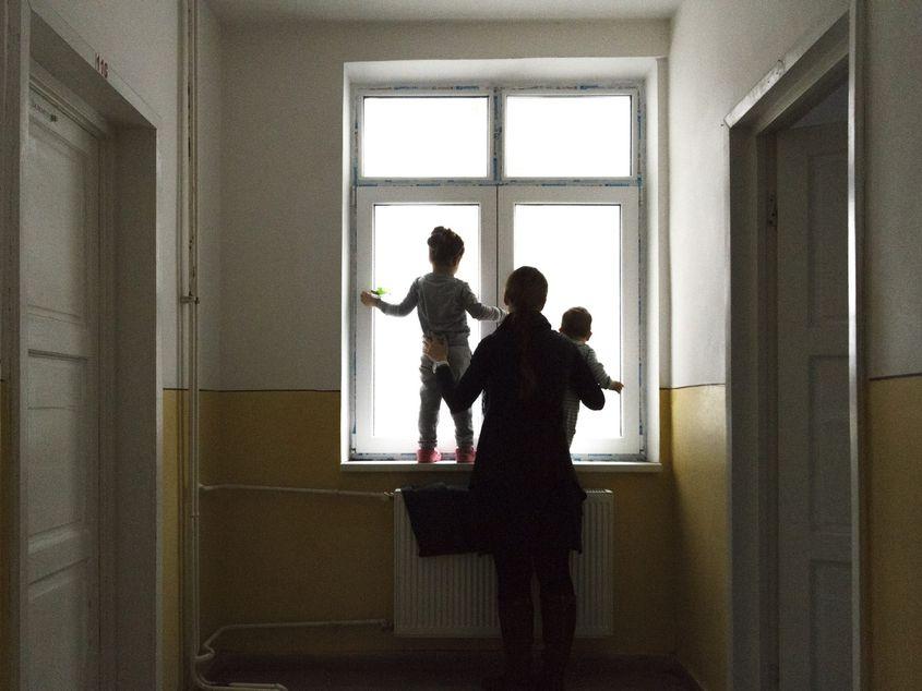 O familie de refugiați cazată la Centrul de Cazare și Proceduri pentru Solicitanții de Azil Galaţi. Inquam Photos / Ovidiu Iordachi