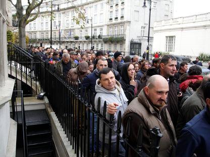 Doar 1 din 3 români a votat la ultimele alegeri parlamentare. Ce-i va face pe oameni să meargă la urne în 2024?