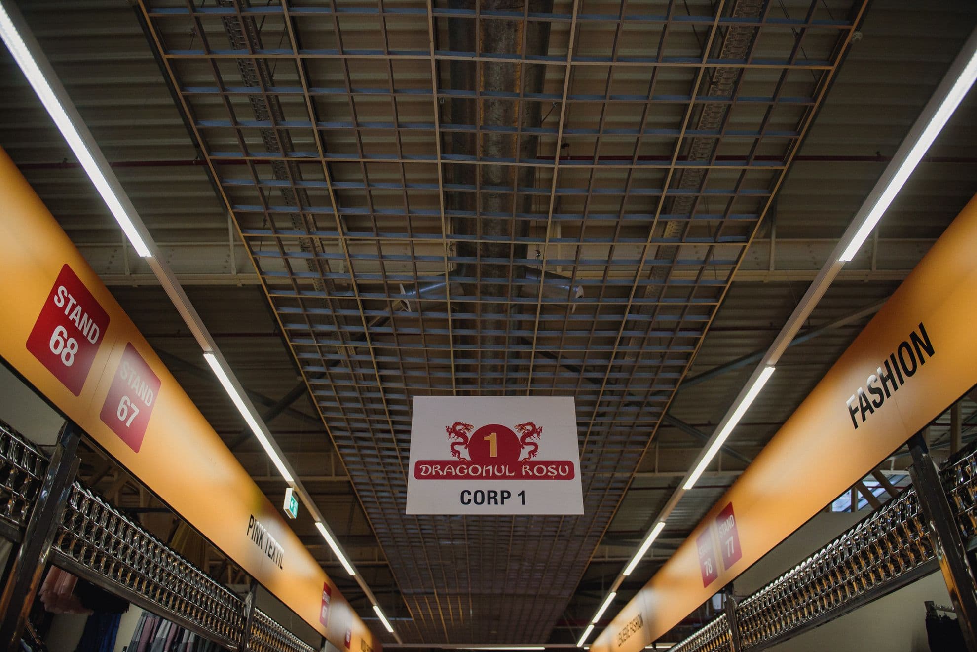 Coridoarele de la Dragonul Roșu s-au deschis din nou pentru vizitatori.