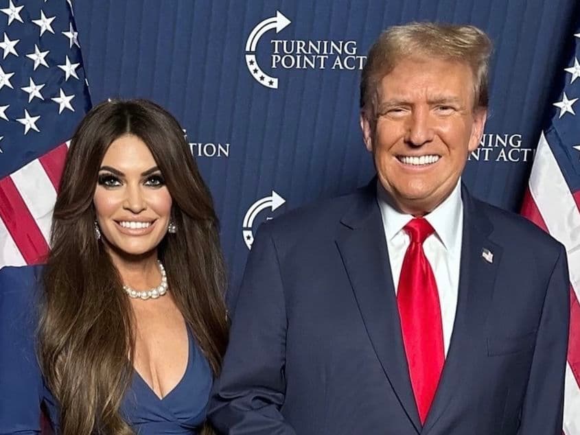 Kimberly Guilfoyle, ambasadoarea SUA în Grecia, și Donald Trump. Foto: Facebook/Kimberly Guilfoyle