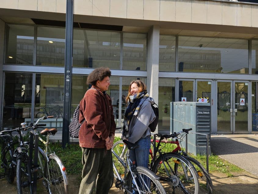 Tinerii din Strasbourg explică, pentru PressOne, dacă vor vota la alegerile europarlamentare din iunie 2024. Foto: PressOne
