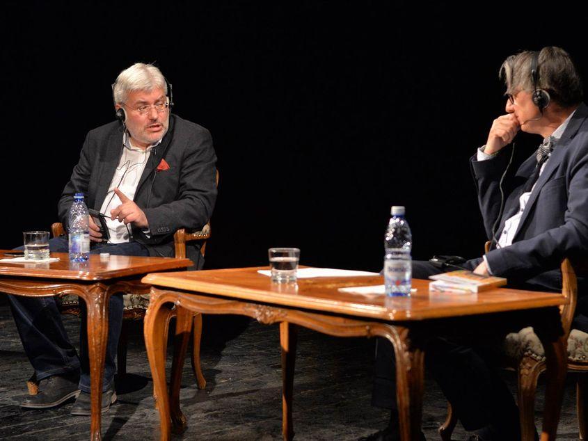 Evgheni Vodolazkin, în dialog cu Horia-Roman Patapievici, la Teatrul Odeon din București. Fotografii: Lucian Muntean