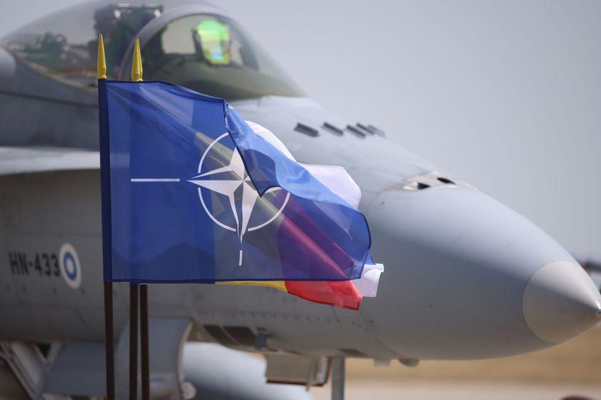 Ceremonia de certificare a detașamentului Forțelor Aeriene Finlandeze sosite în România, care vor executa misiuni de Poliție Aeriană Întărită (enhanced Air Policing) sub comandă NATO, la baza militară de la Mihail Kogălniceanu, județul Constanța, 11 iunie 2024. Inquam Photos / George Călin