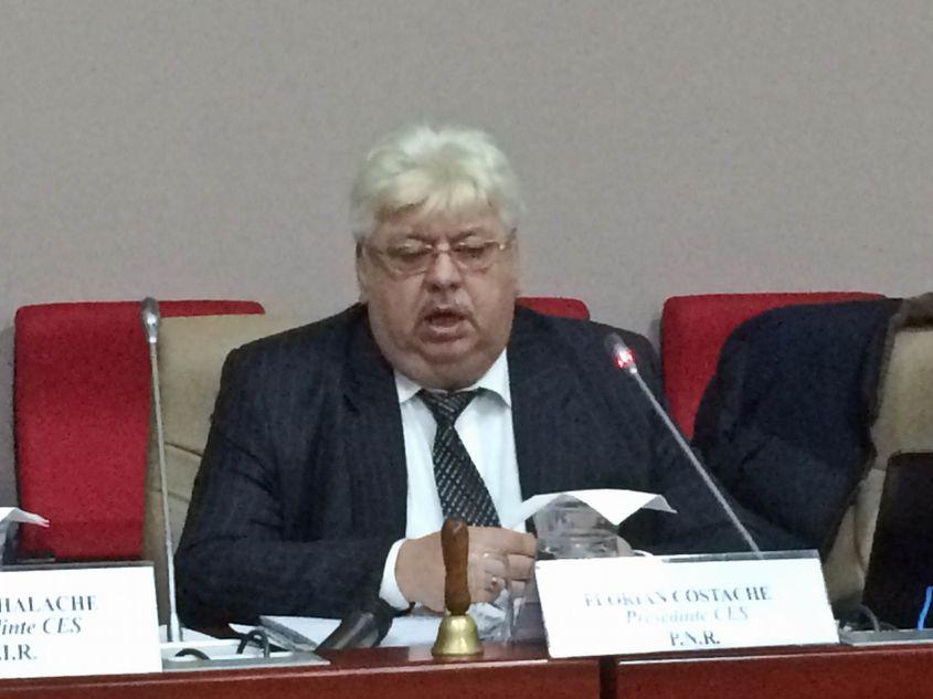 Florian Costache a susținut că el păstrează prerogativele de președinte.