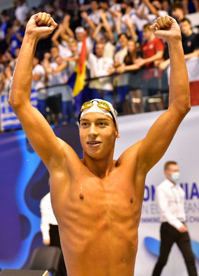 Vlad Stancu, medalie argint în finala de la 800 m liber la Campionatul European de juniori și calificare la JO Paris 2024. Foto: FRNPM