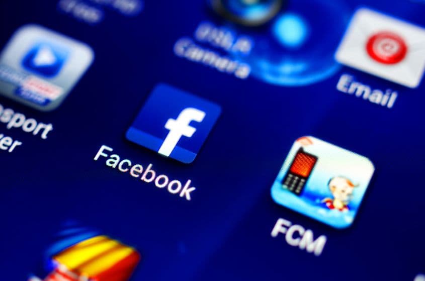 Potrivit datelor oficiale, în jur de 2,11 miliarde de persoane folosesc platforma Facebook în fiecare zi. CJUE a stabilit că postările distribuite pe rețelele sociale pot fi protejate prin legea dreptului de autor. Foto: Grecu Mihail Alin | Dreamstime.com