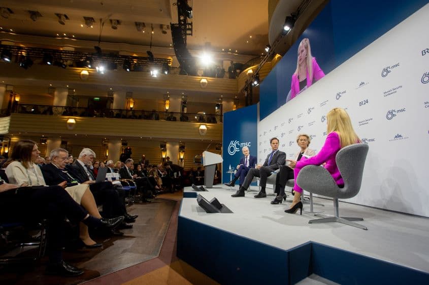 Prim-ministrul norvegian Jonas Gahr Støre, prim-ministrul olandez Mark Rutte și președintele Comisiei Europene Ursula von der Leyen. Foto: Karl-Josef Hildenbrand/MSC/Karl-Josef Hildenbrand