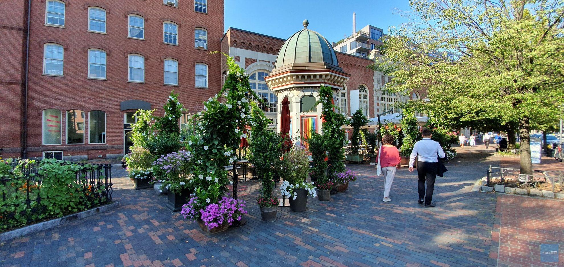 Privații au fost încurajați să înfrumusețeze spațiile pietonale pe banii lor, pentru că nu doar Primăria trebuie să investească în calitatea vieții