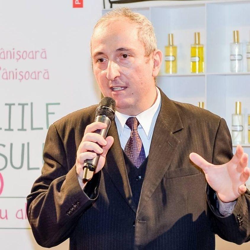 Profesorul Ion-Ovidiu Pânișoară atrage atenția asupra unei lipse clare de reglementare a centrelor de formare profesională. FOTO: Contul personal de Facebook