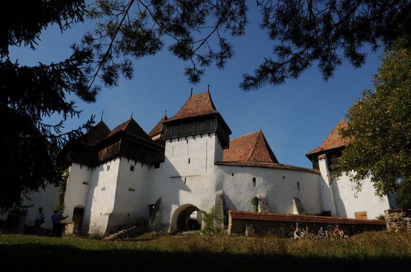 Viscri. Un fost sat părăsit, acum redescoperit de turiști. Foto: Lucian Muntean