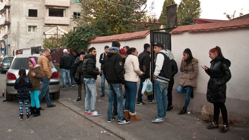 Blocul de lângă casa în care a locuit Maria Ion nu are toate ferestrele.