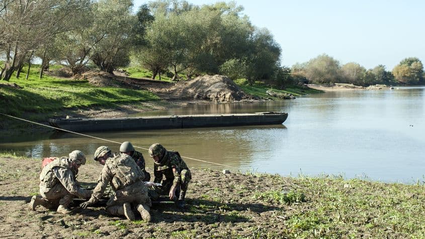 Imagine de la exercițiul militar româno-american desfășurat în octombrie, în județul Arad.
