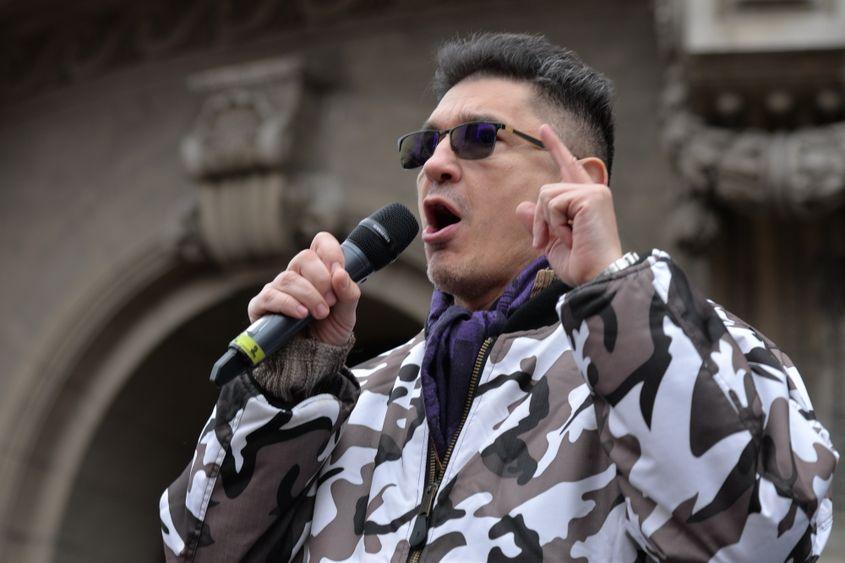 Luis Lazarus participă la un protest AUR din București. Foto Lucian Muntean