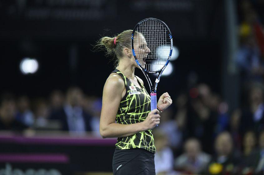 Karolina Pliskova aduce primul punct pentru Cehia.