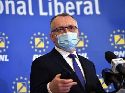 Aruncătorul de fumigene: adevăr și minciună în campania pro-plagiatori instrumentată de ministrul Cîmpeanu