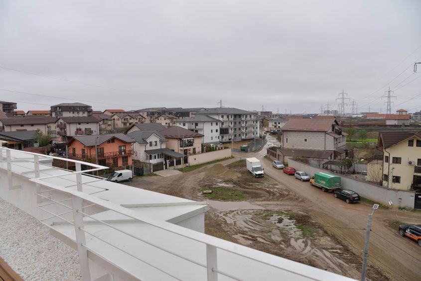 Pentru a ține costurile sub control, nu a fost ales un teren aflat în centrul Bucureștiului, ci la periferie, dar în proximitatea spitalului Fundeni.