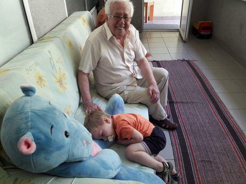 Primele activități ale „bunicilor voluntari” au avut loc în centre maternale. Foto: Arhiva DGASPC Sector 4