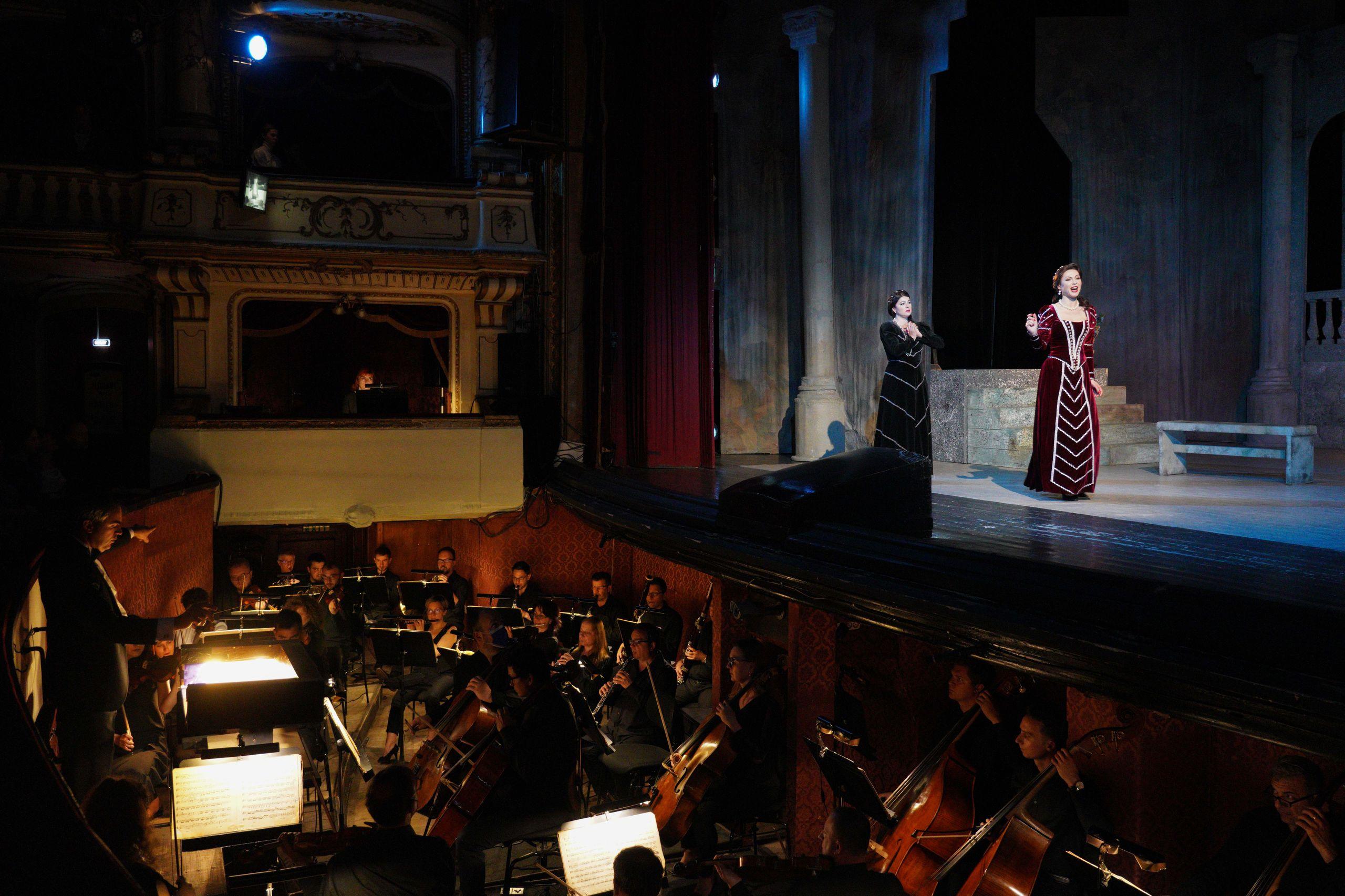 Anna Bondarenko în „Trubadurul”, la Opera Națională din Cluj, Foto: Raul Ștef