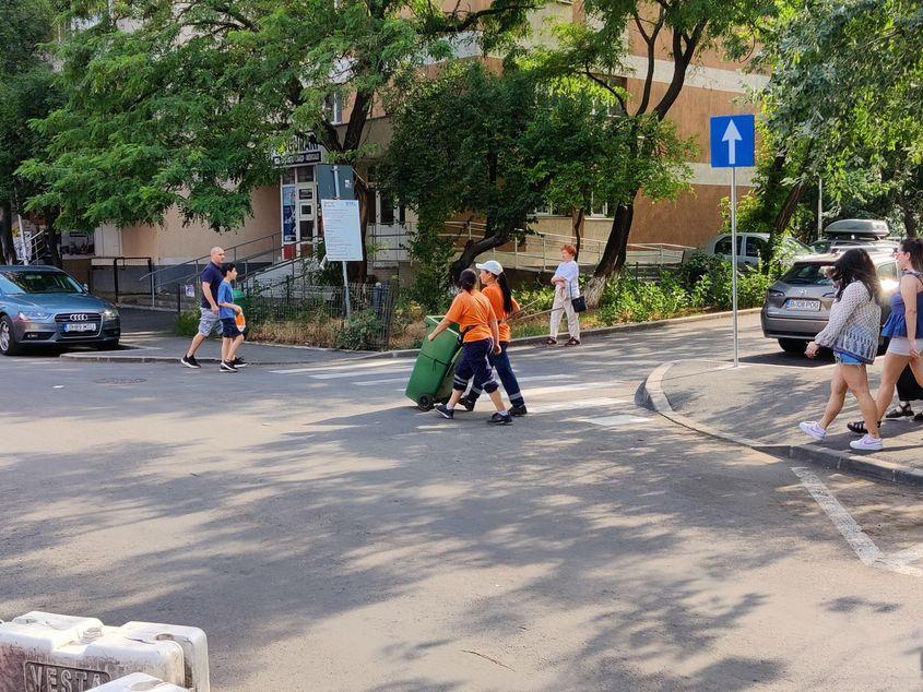 Munca de dimineață până seara este la ea acasă și în Militari, o zonă încă muncitorească, chiar dacă și-a pierdut pâlcul de fabrici din fosta platformă „Industriilor”. foto: Călin Căciuleanu