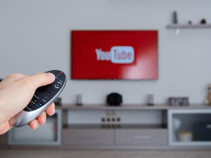 2019: anul în care merită să treci de la canalele TV la YouTube