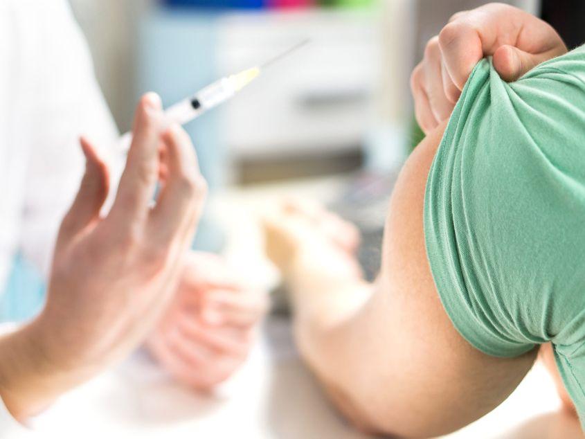 Vaccinul anti COVID poate cauza reacții alergice severe la persoanele alergice la substanțele conținute de vaccin FOTO © Tero Vesalainen | Dreamstime.com
