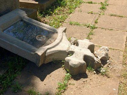 Ziua morților deschise