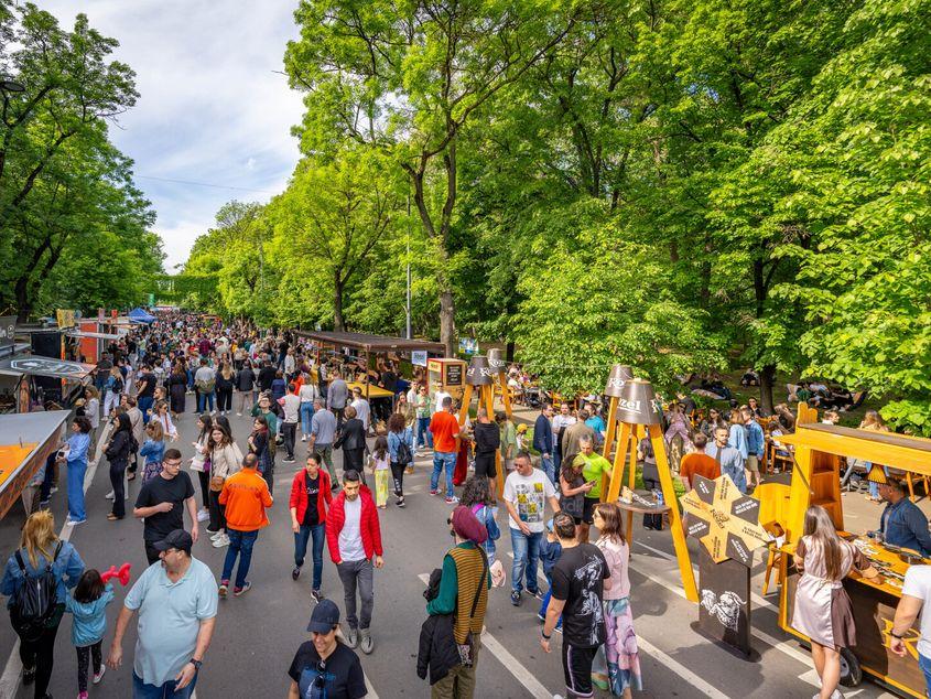 Street Food Carnival are loc pe 11 și 12 mai, pe Bulevardul Kiseleff. Foto: Facebook Bucharest Street Food Festival