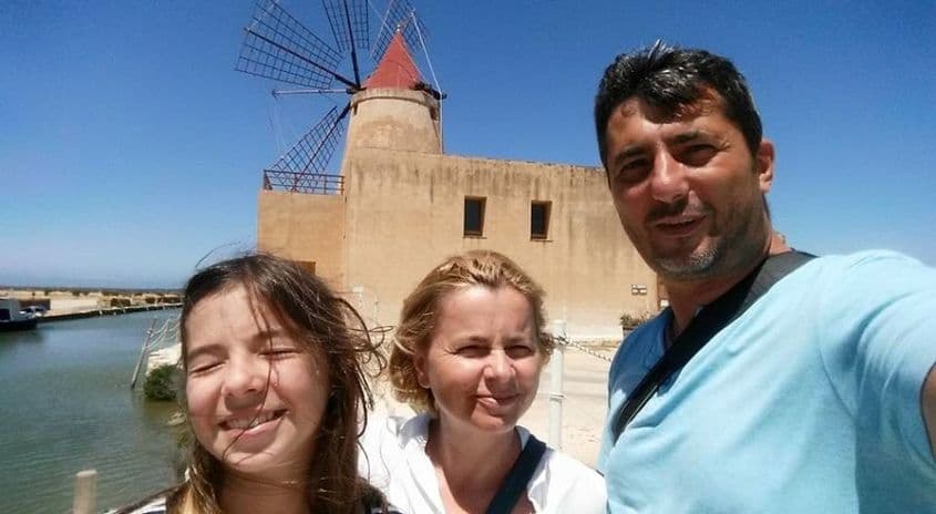 Maria Ioniță, Laura Ivăncioiu și Lucian Ioniță, într-o zi cu soare. Foto: noi3.life