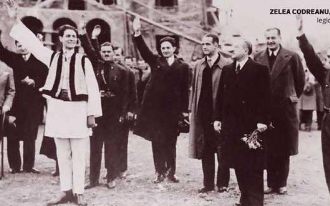 Corneliu Zelea Codreanu, în costum național.