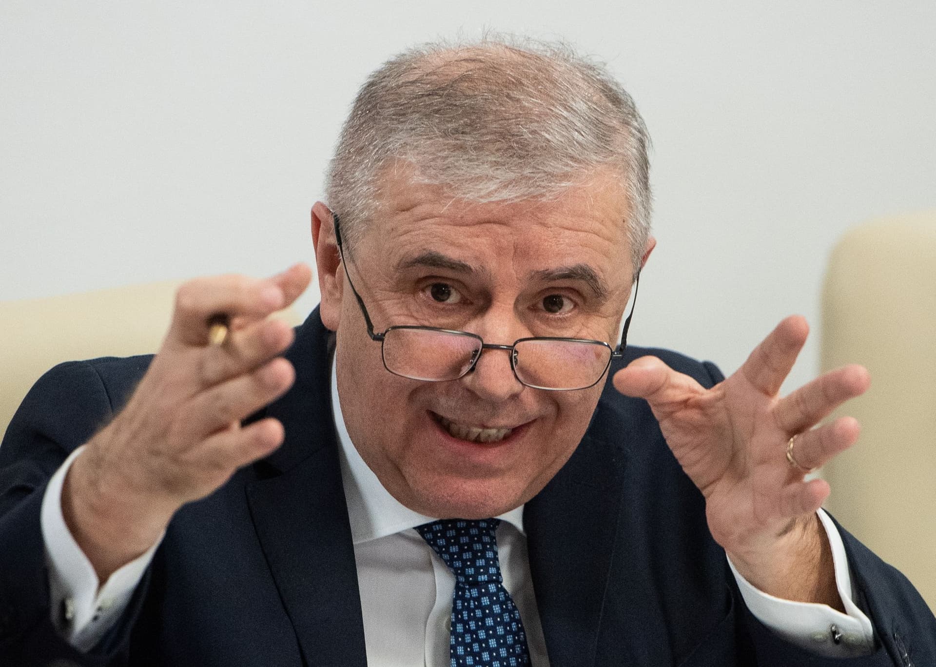 Lucian Pahonțu încearcă să-și securizeze titlul de doctor printr-o decizie juridică după ce Recorder a dezvăluit că o treime din teza acestuia este plagiată Foto: Agerpres Foto / Cristian Nistor