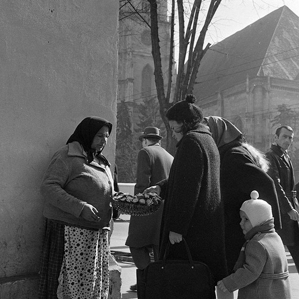 Acțiune subversivă de vânzare de ghiocei la colț de stradă