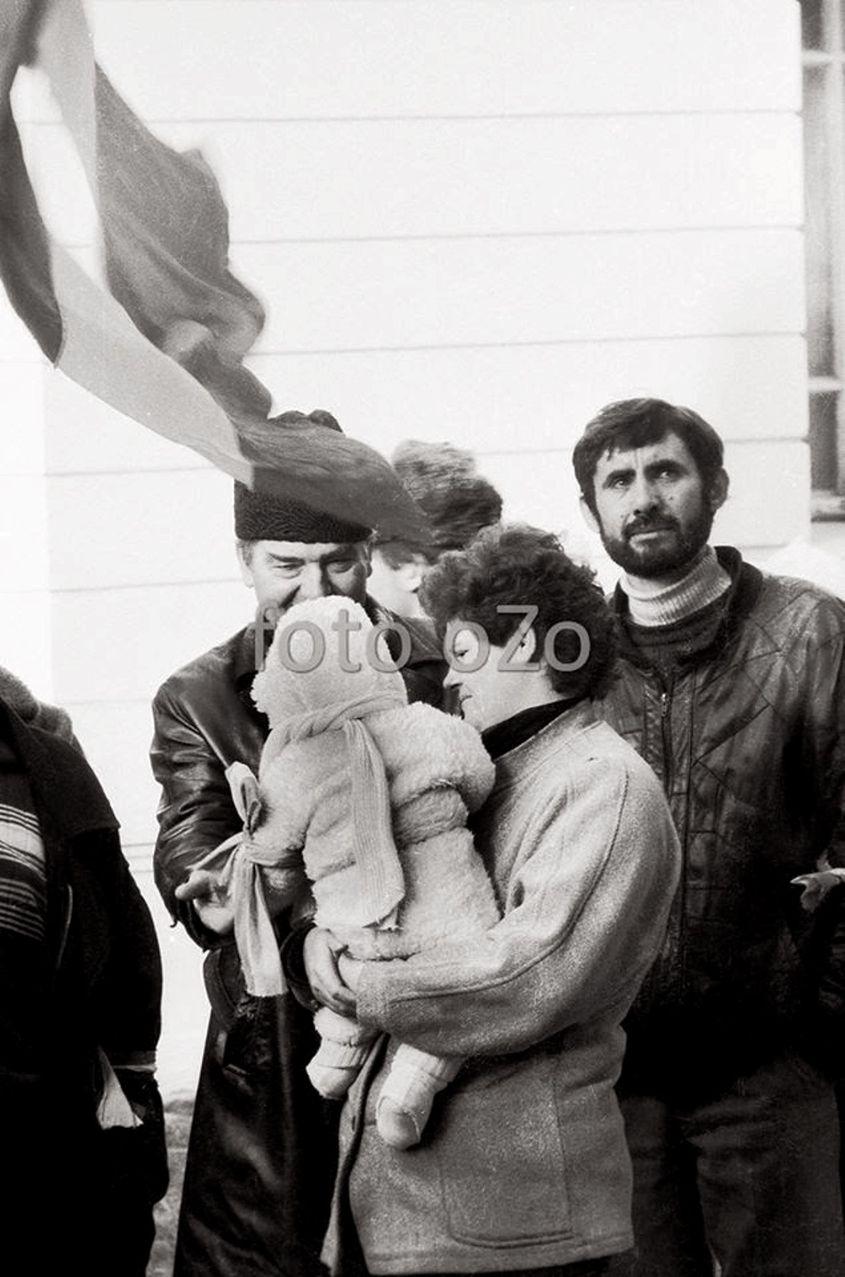 Moment dramatic la Botoșani: un sugar este adus în mijlocul revoluționarilor dezlănțuiți.