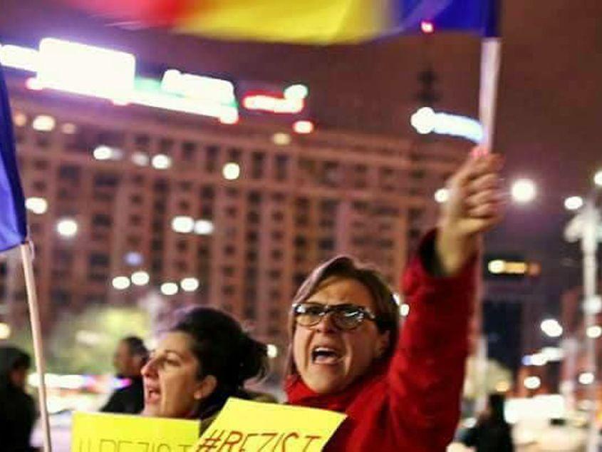 Carmen Pintilei, la protestele din Piața Victoriei. Foto: Arhiva personală