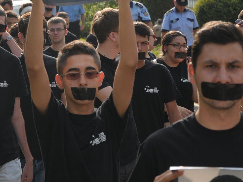 Alexandru Manda în 2015, protestând împotriva modificărilor aduse Legii Educației. Foto: Arhiva personală