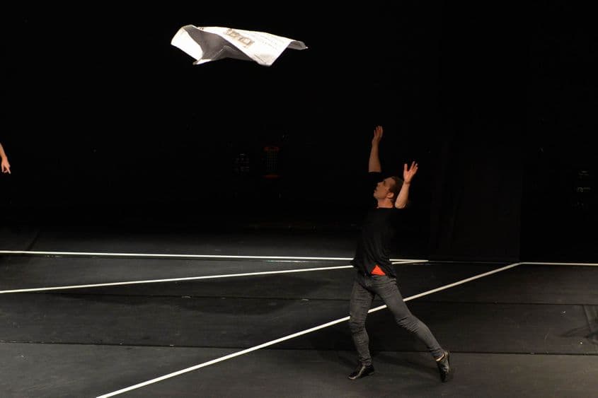 Lari Giorgescu în spectacolul L’Om Dada. Foto: Lucian Muntean