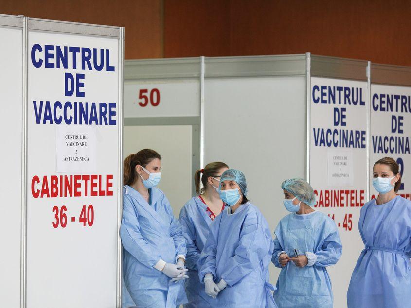 Fluxuri de vaccinare împotriva COVID-19 deschise pentru cadrele didactice la centrele din cadrul Romexpo, în București, 24 februarie 2021. Foto: Inquam Photos / Octav Ganea