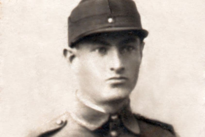 Șloim Iancu, fiul lui Ștrul, și-a servit țara în haină militară și țara l-a răsplătit trimițându-l în lagăr de muncă forțată