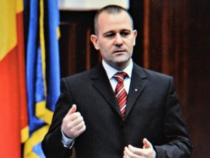 Generalul SRI Dumitru Dumbravă a plagiat "câmpul tactic" al tezei sale de doctorat