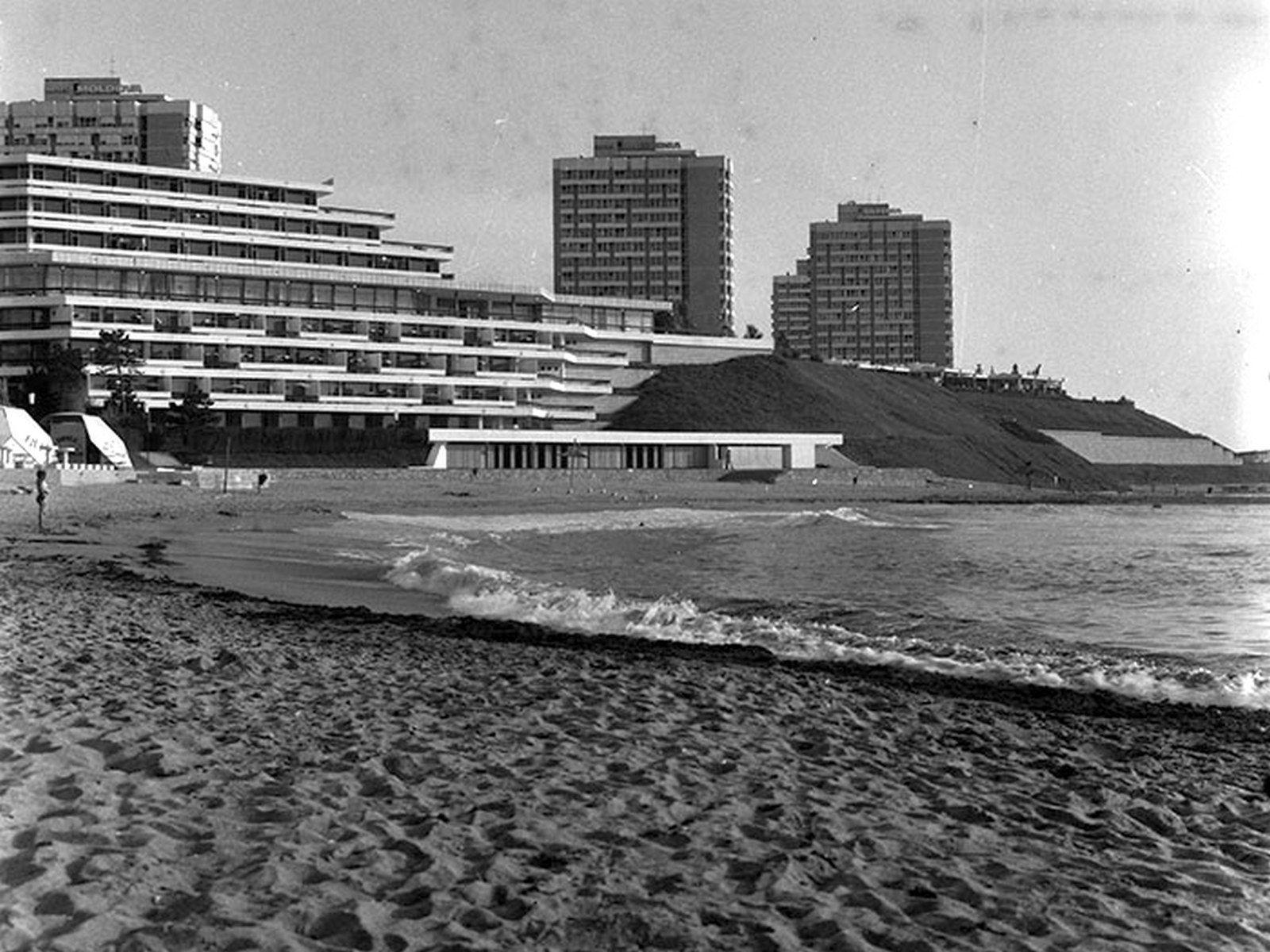 Complex turistic undeva pe litoralul românesc, la Olimp