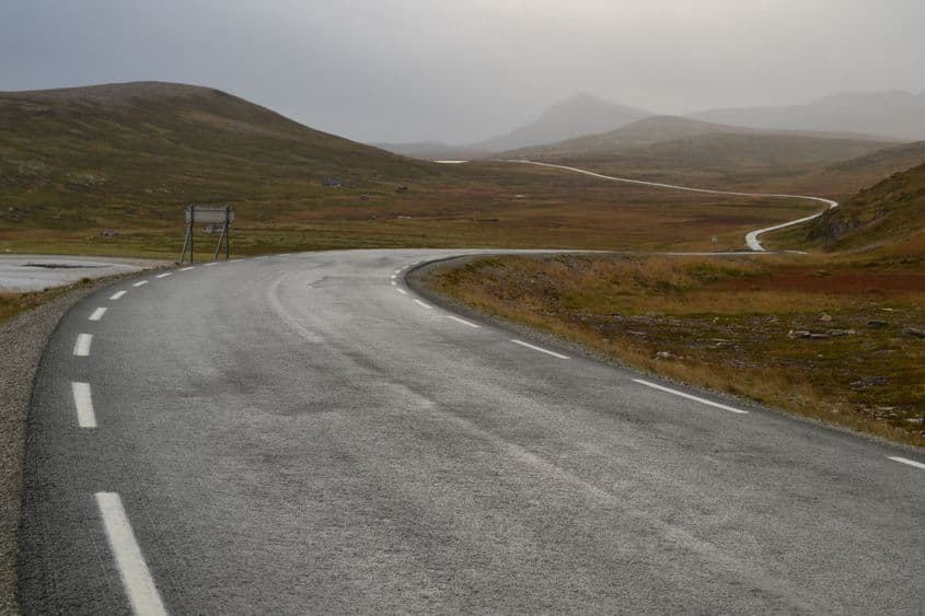 Pustietatea îi atrage pe tot mai mulți dintre noi, departe de zgomotul asurzitor al orașului. Foto: A.M.