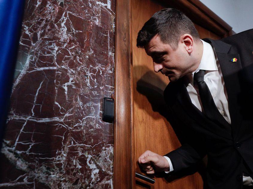 George Simion la ministerul Energiei din Bucuresti, luni 5 decembrie 2022. Inquam Photos / George Calin