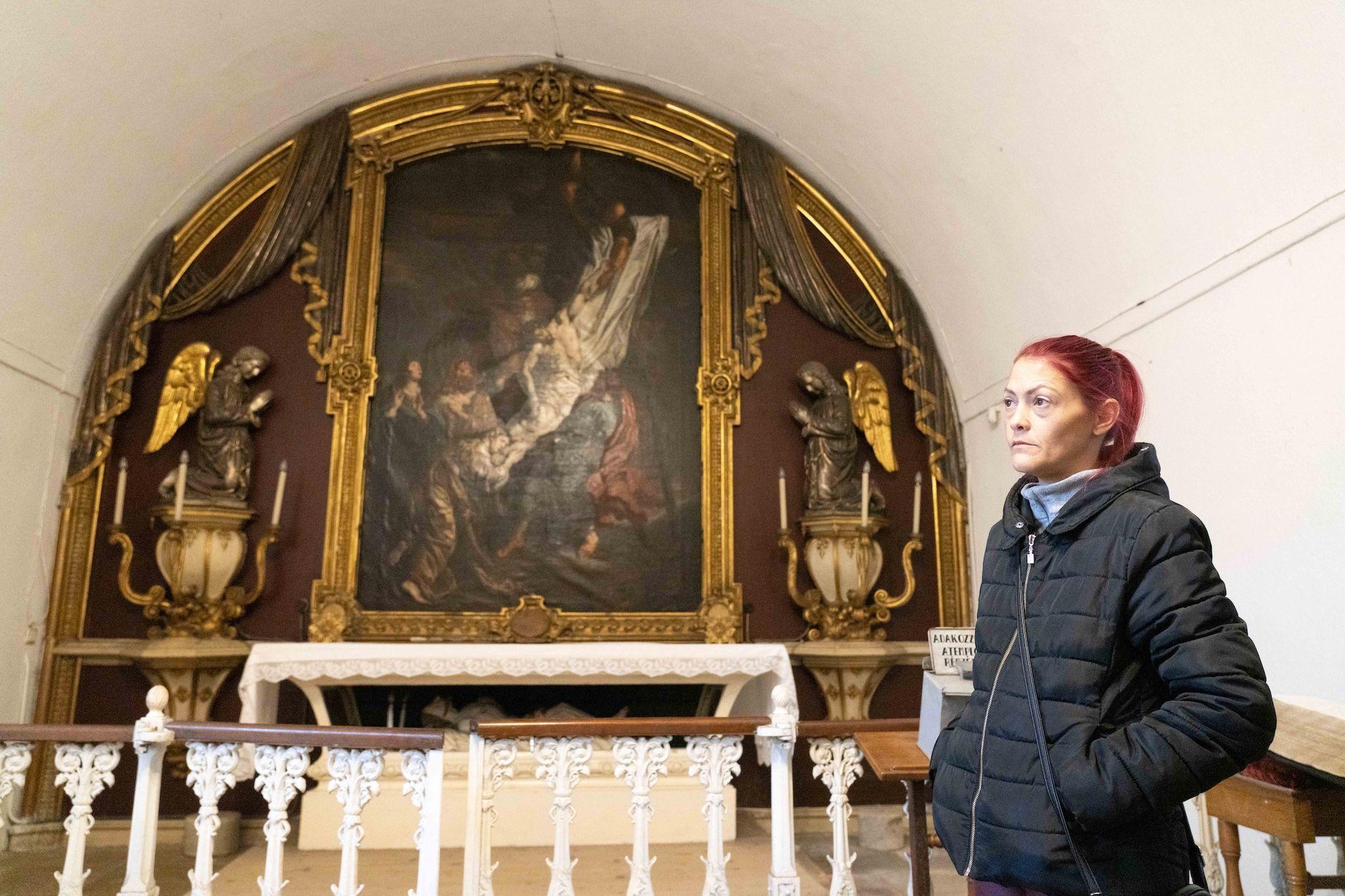 În Catedrala Armenească, pictura atribuită lui Rubens îl arată pe Isus coborât de pe cruce. Foto: Raul Ștef