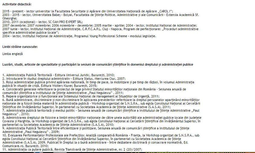 În CV-ul său, Munteanu menționează postul de lector de la UNAp.