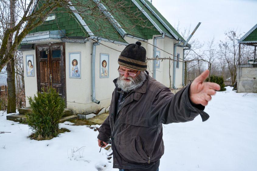 Meșterul Manole, Marin Manole, și-a luat numele în serios si a construit o biserică.