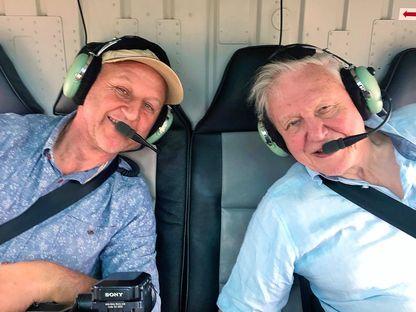 „Călătorii în sălbăticie” - Interviu cu Gavin Thurston, „cameramanul lui Attenborough”