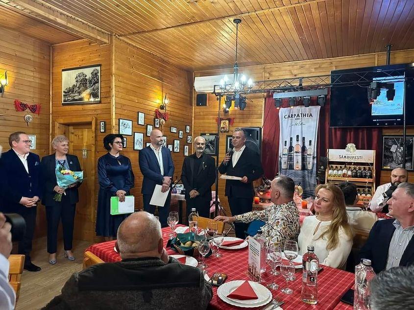 Eveniment la care participă familia Bărbulescu alături de Adrian Veștea
Foto: Facebook/Bărbulescu Florentina